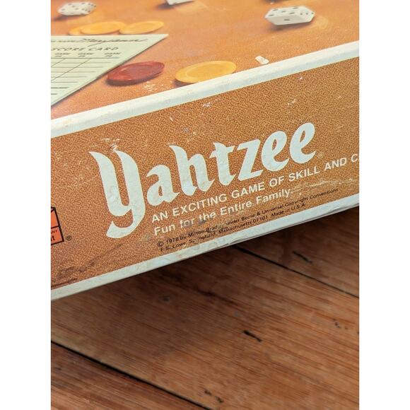 Vintage 1978 Yahtzee Game by Lowe Milton Bradley - Complete Good Condition - Picture 6 of 7